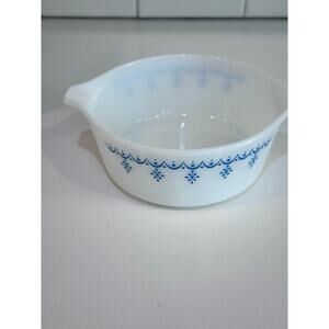 Vintage Pyrex 472 White & Blue Garland Snowflake 1 1/2 PT Bowl